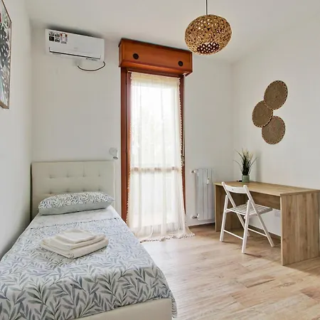 Eur Torrino Apartment, Vicino La Stazione Metro Tor Di Valle 아파트 *